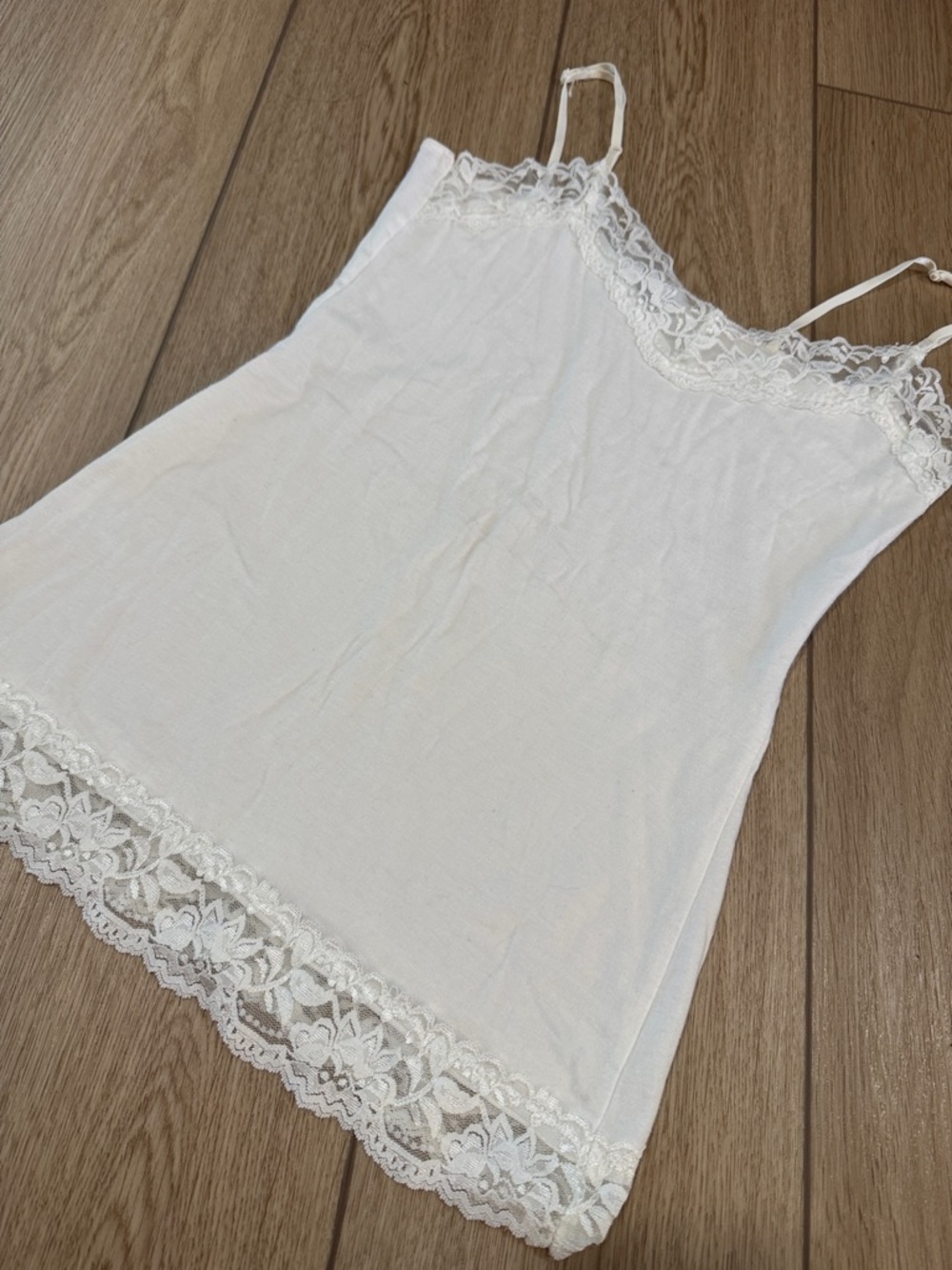 Y2K Charlotte Russe Lace Lined White Camisole Top Sz M Trendy Retro Layered